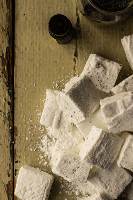 Lemon and poppy seed marshmallows with Kotanical lemon oil